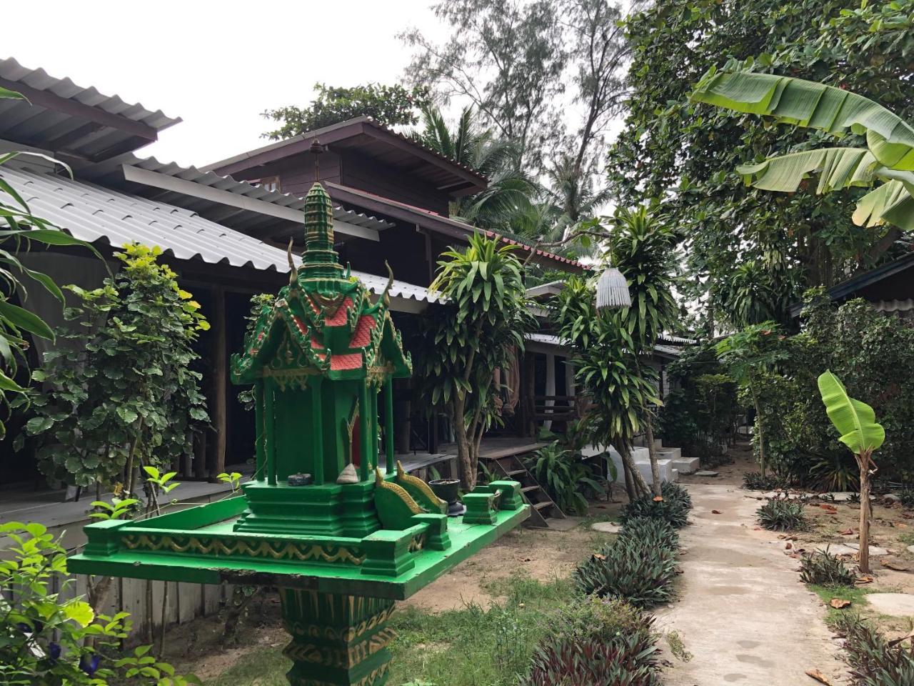 Haad Chao Phao Resort Exterior photo