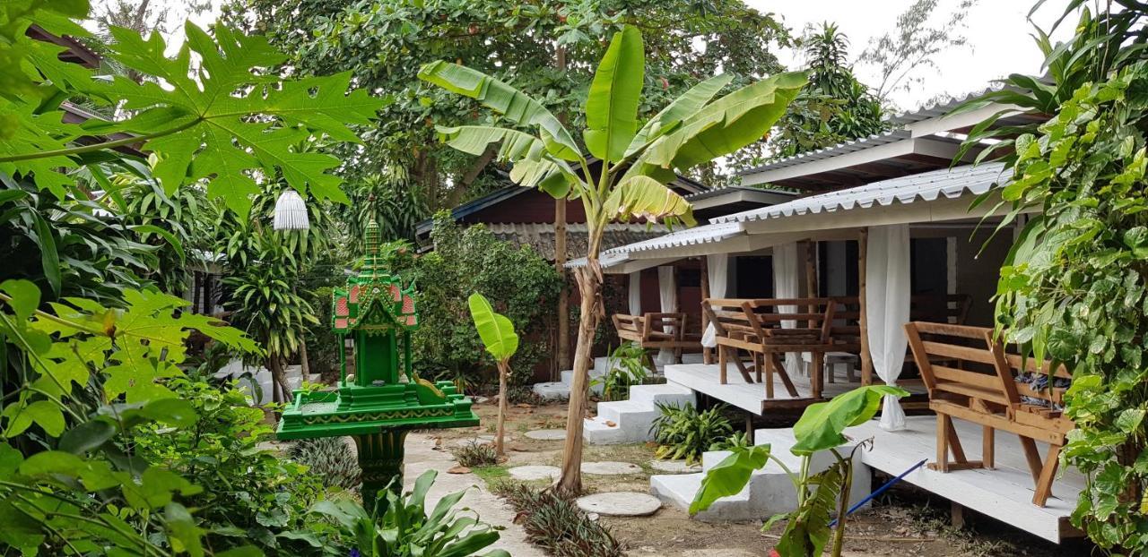 Haad Chao Phao Resort Exterior photo